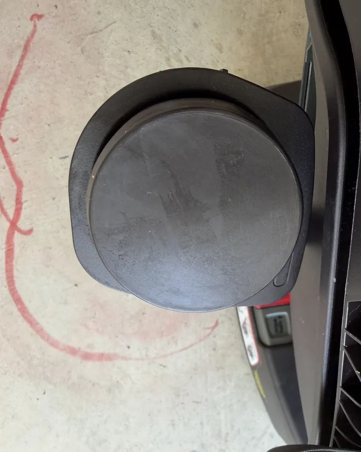 The same cup holder after cleaning